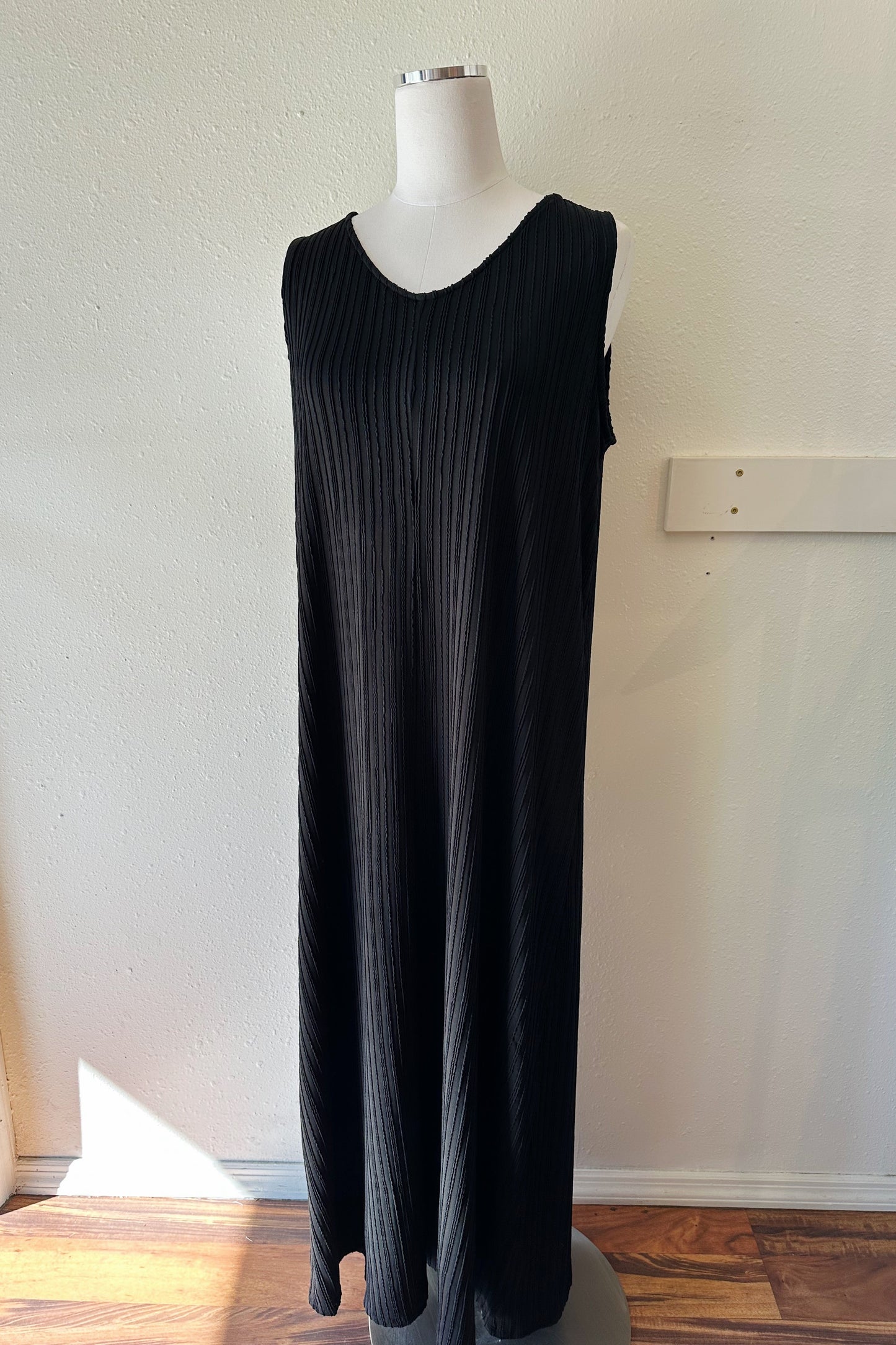Pleated Maxi Dress - Black