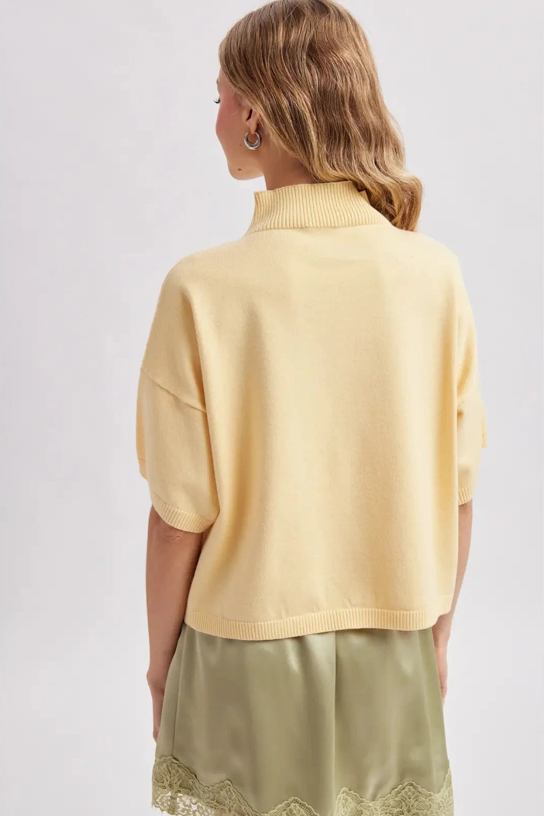 Mock Neck Short Sleeve Sweater - Daisy