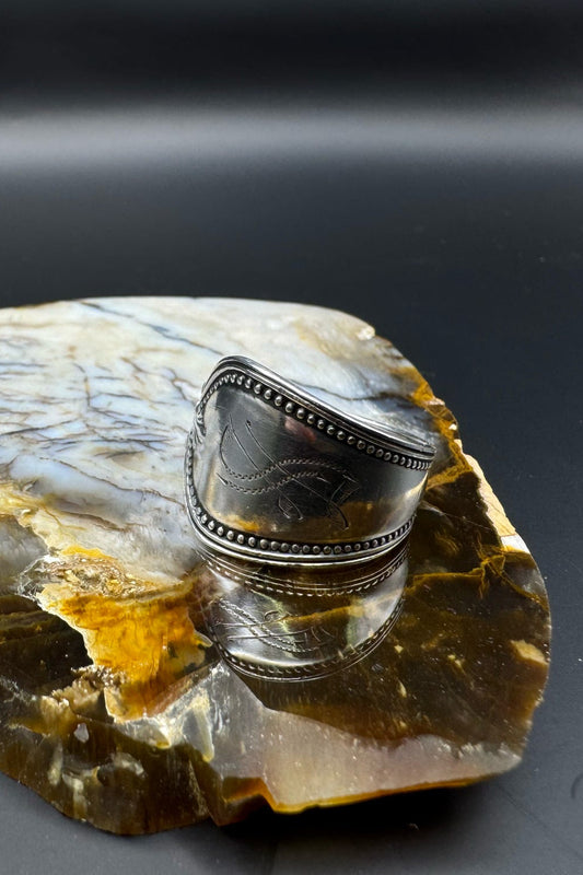 Silver ring with detail