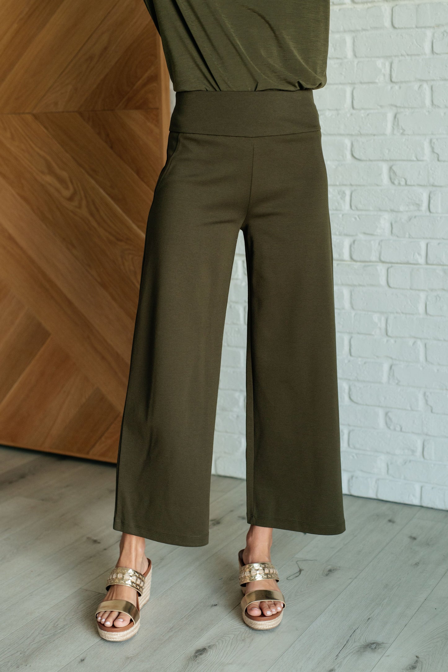 Magic Wide Leg Crop Pants in Olive (Online Exclusive)