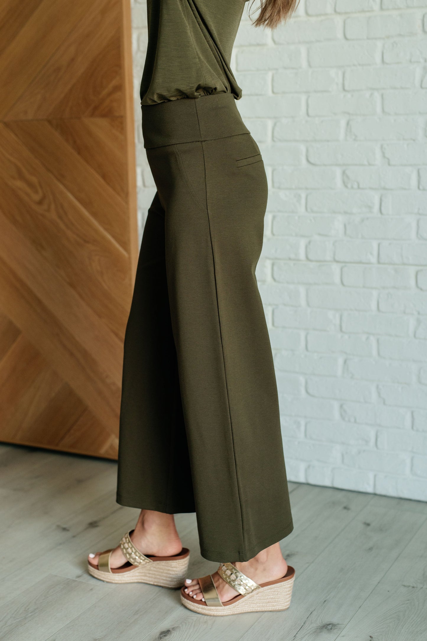 Magic Wide Leg Crop Pants in Olive (Online Exclusive)