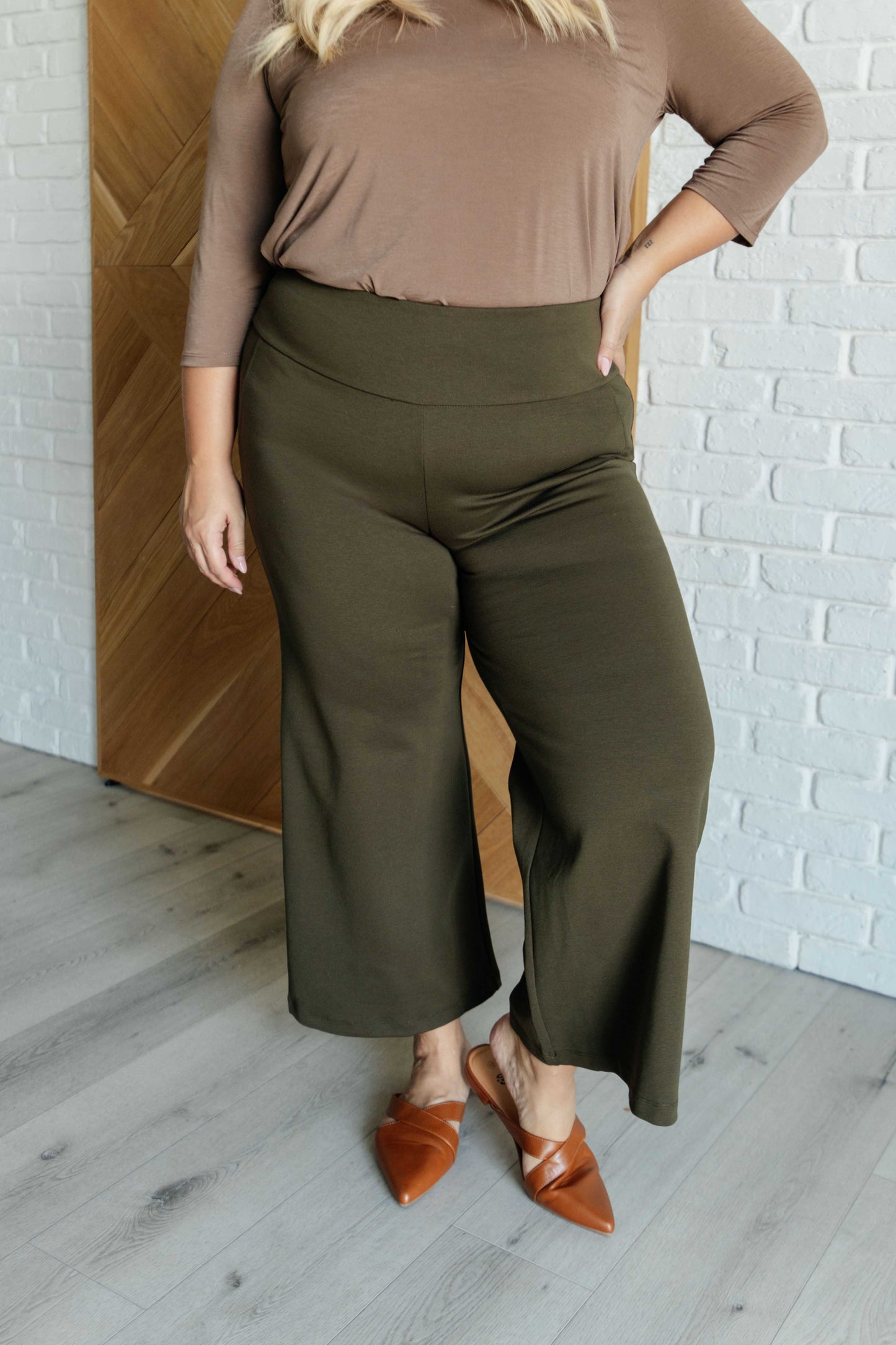 Magic Wide Leg Crop Pants in Olive (Online Exclusive)