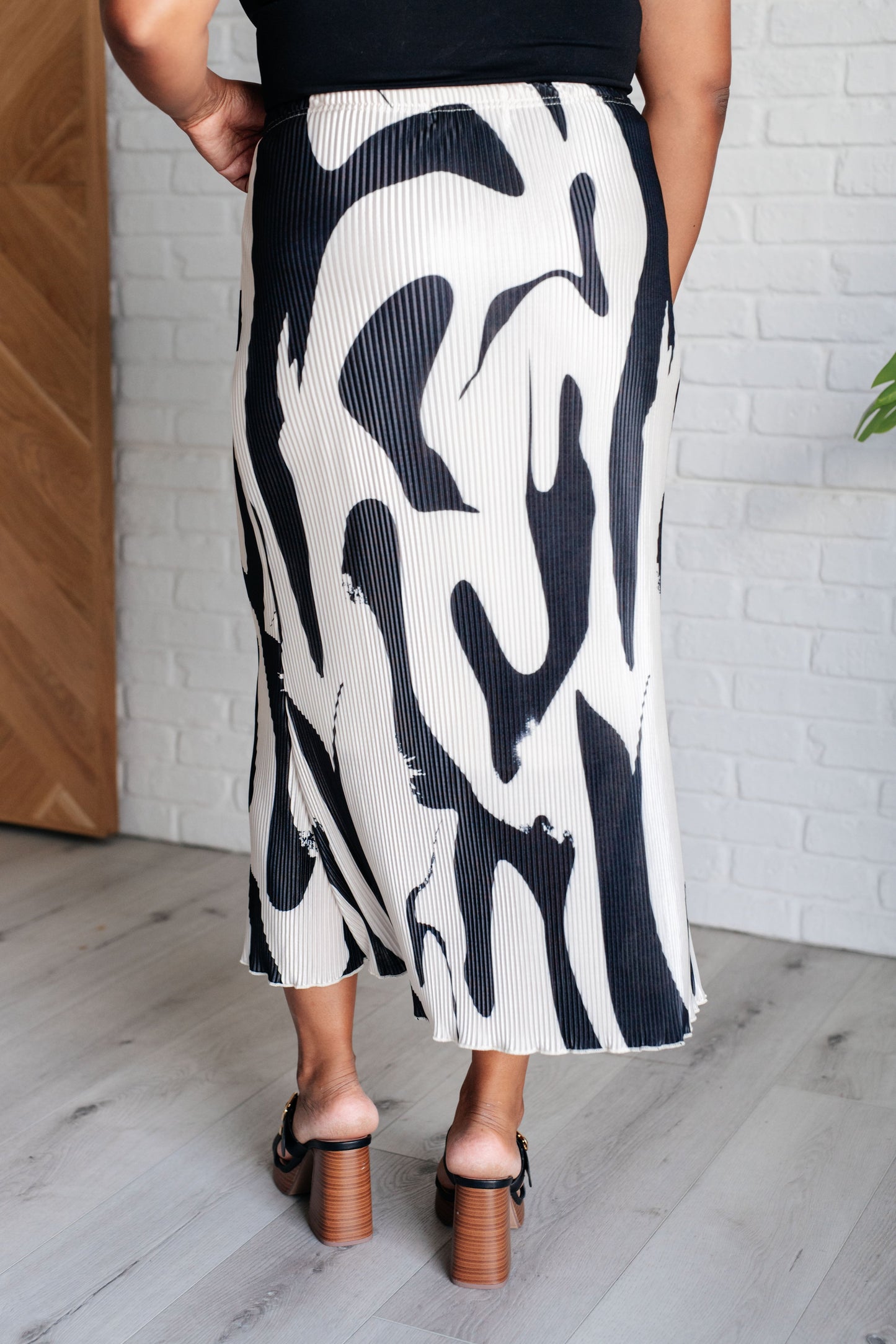 Thoroughly Modern Plisse Midi Skirt (Online Exclusive)